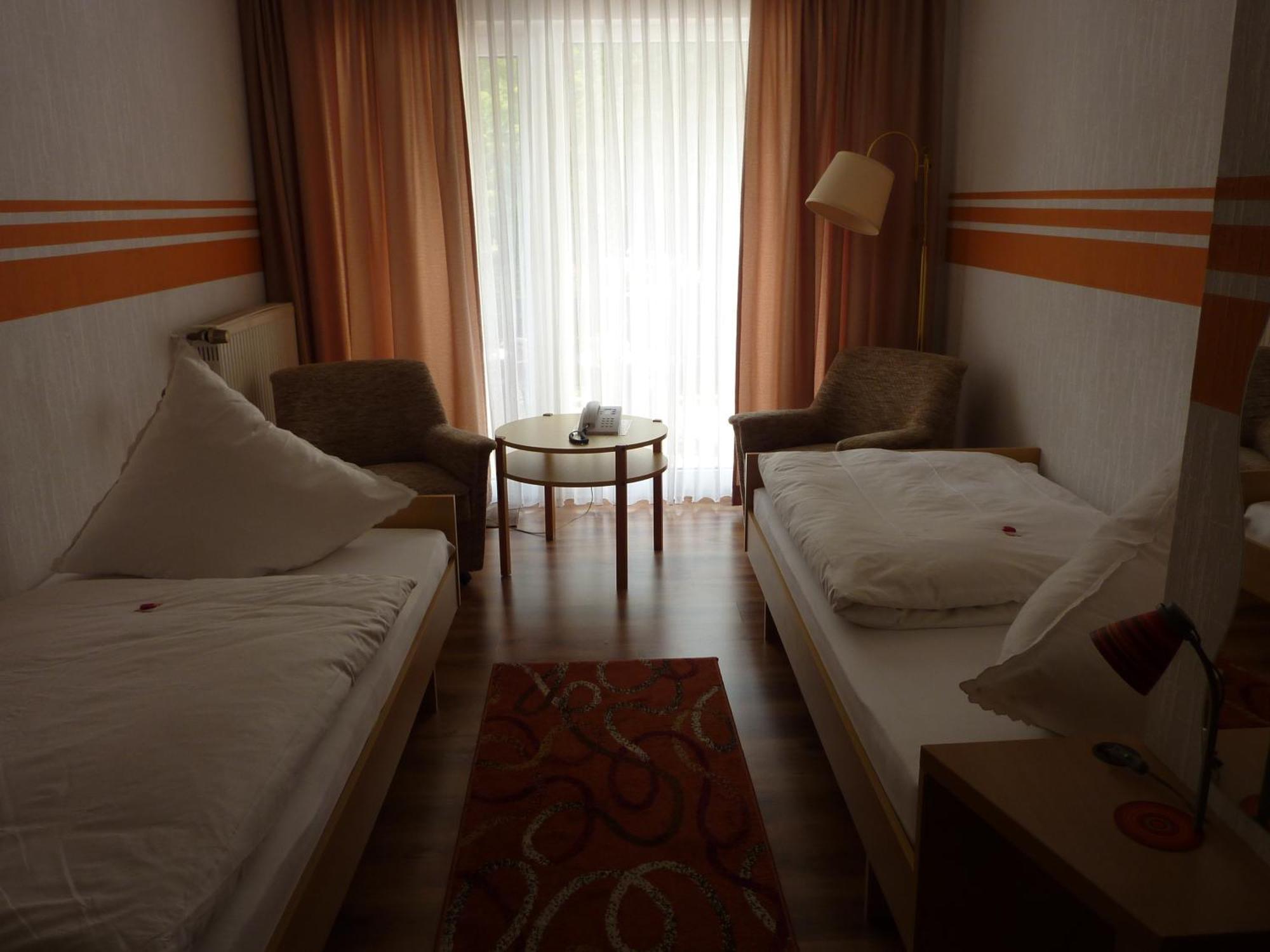 Oranien Hotel 2*